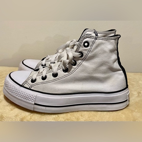 Converse ~Unisex Chuck All Star White Sneakers Size Men 5  women 7 - Picture 2 of 5